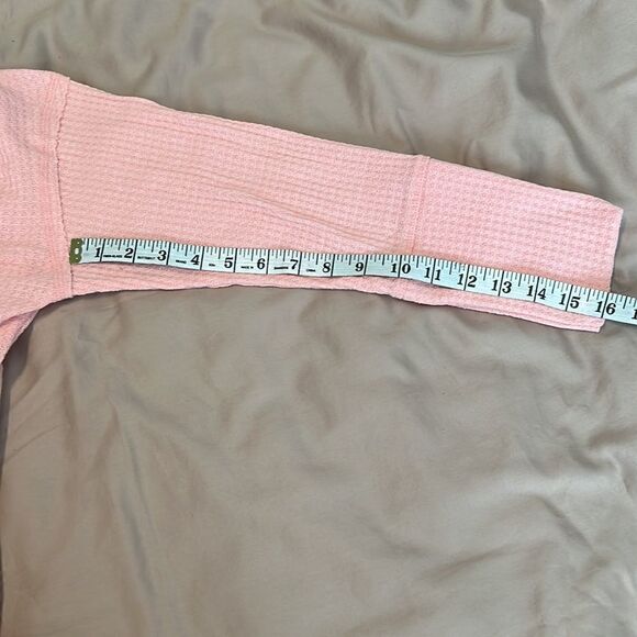 Vintage America szM 3/4 sleeve thermal hem is round in front square in back GUC - Picture 7 of 9